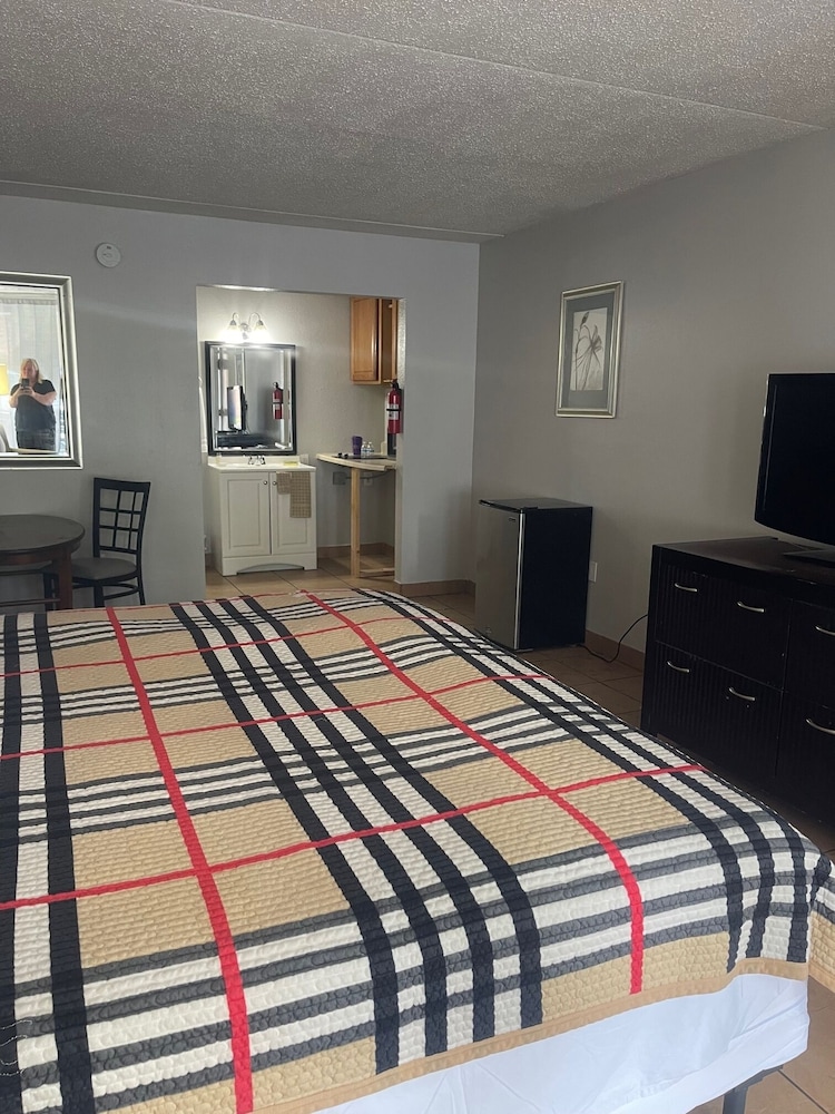 ANS Inn & Suites 38/50