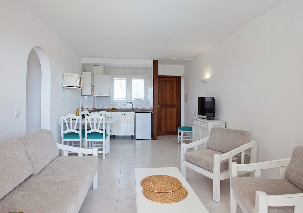 Apartamentos Sol Romantica by DOT Suites 28/57
