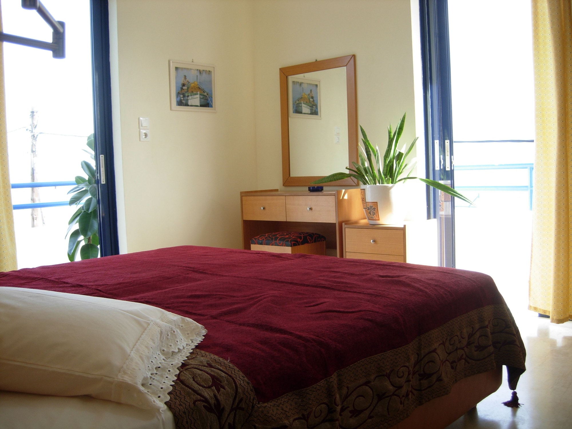 STUDIO, SEA VIEW