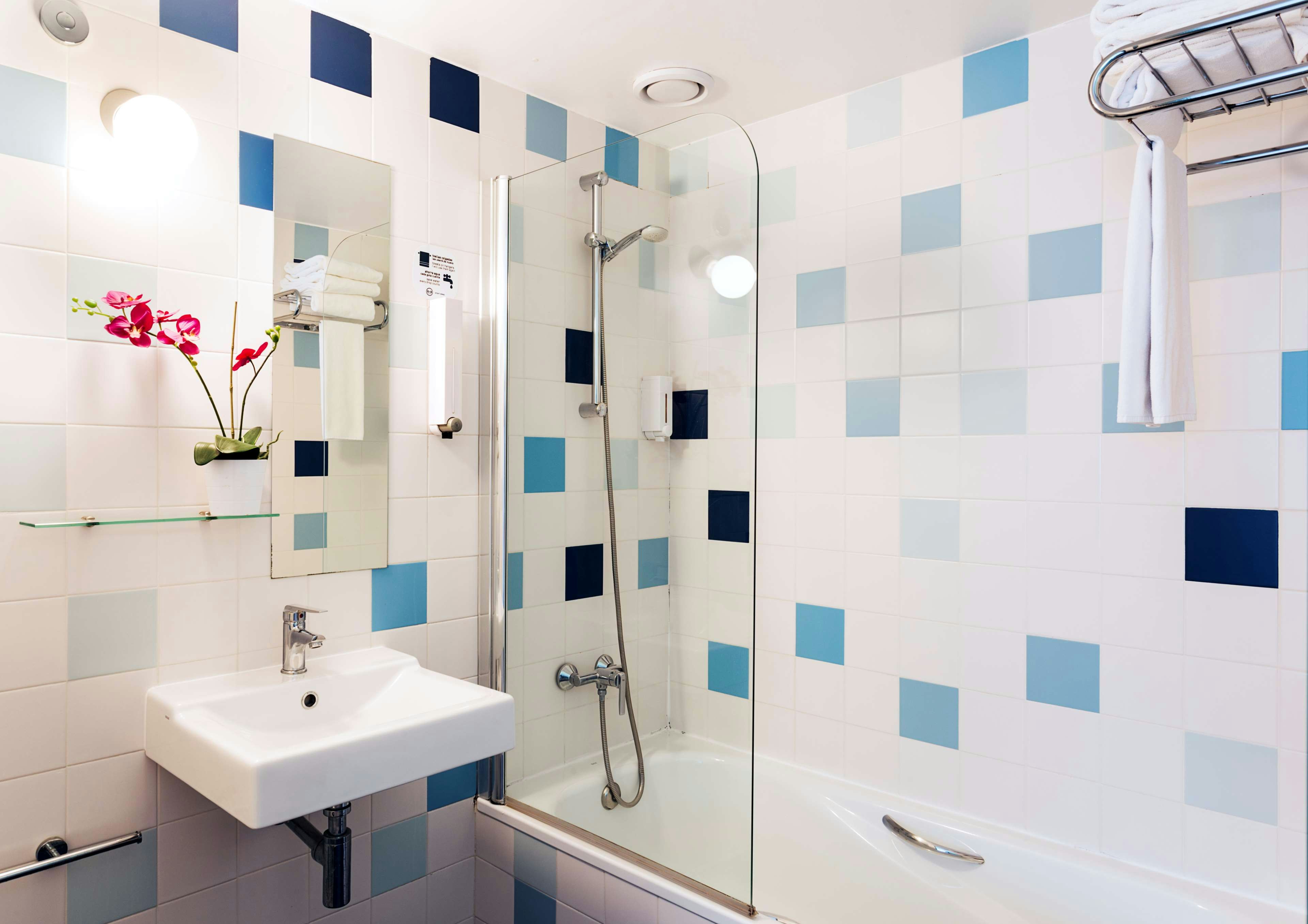B&B HOTEL Girona 2 18/18