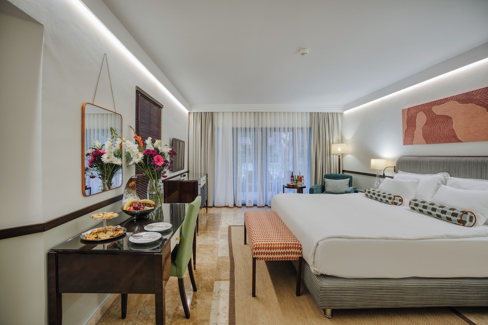 SUPERIOR DELUXE ROOM