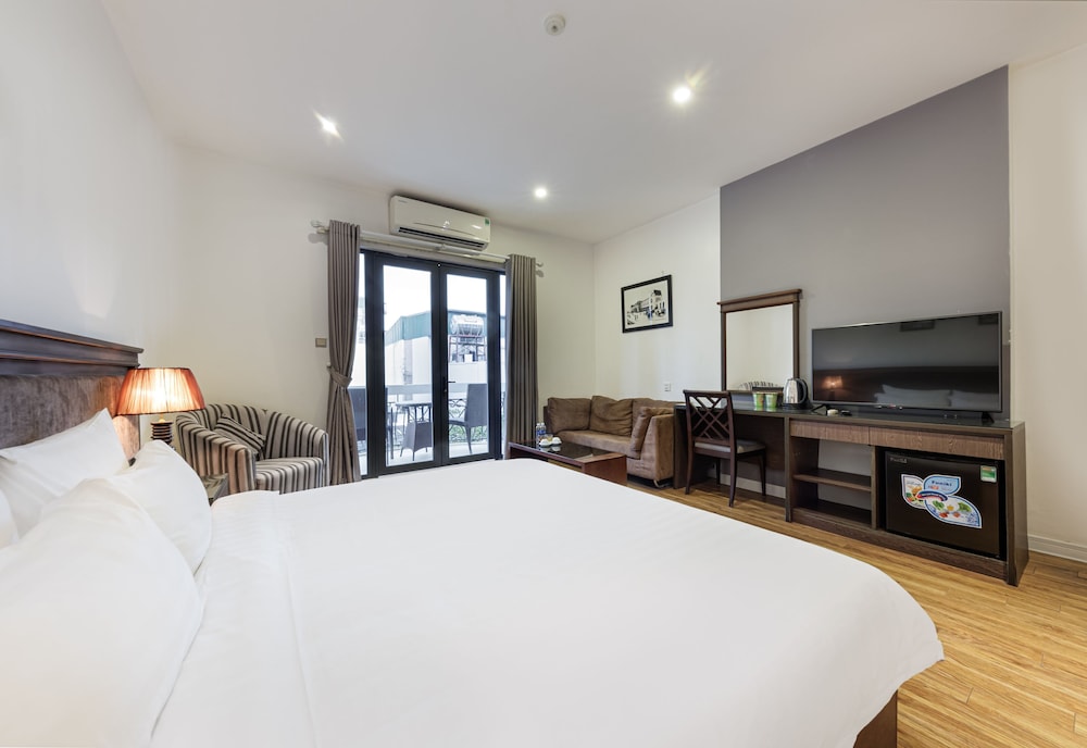 DELUXE, DOUBLE BED