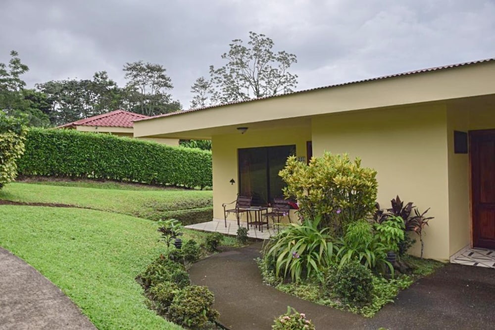 Arenal Volcano Inn 10/69
