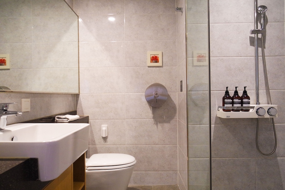 Jongno Lumia Tourist Hotel 68/69