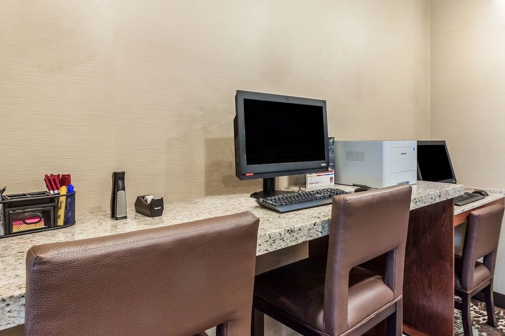 Comfort Suites Brookings near University 46/51