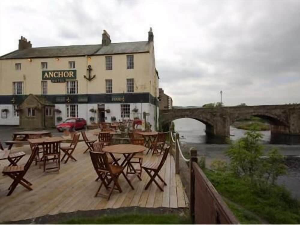 Anchor Hotel 2/50