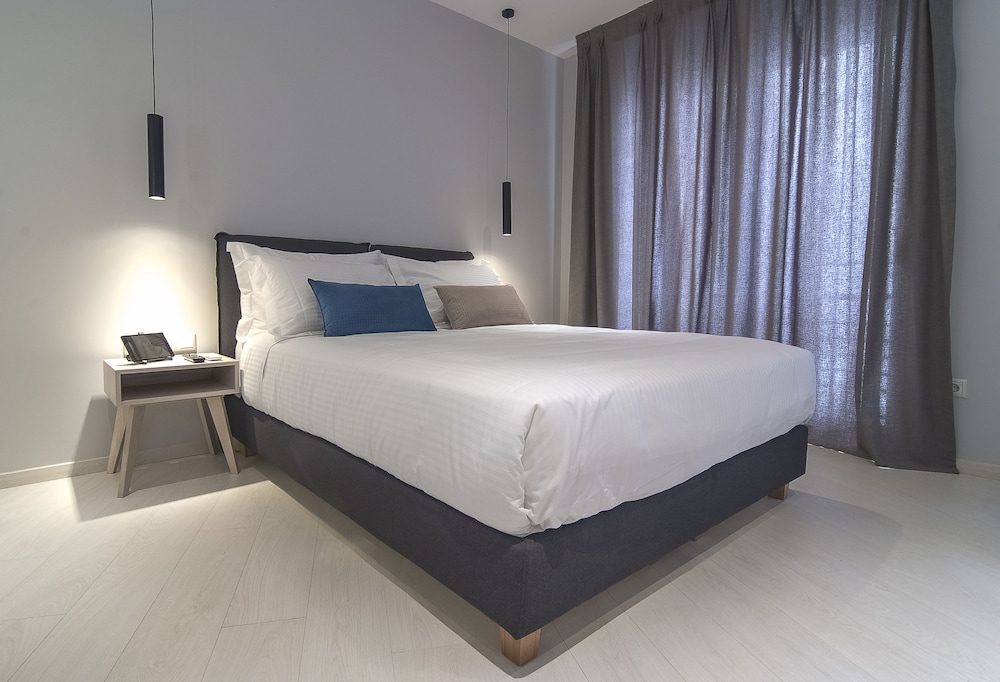 Acropolis Stay 10/50