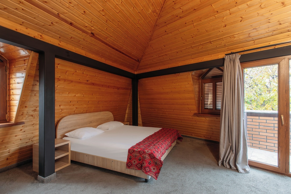 SUPERIOR, DOUBLE BED