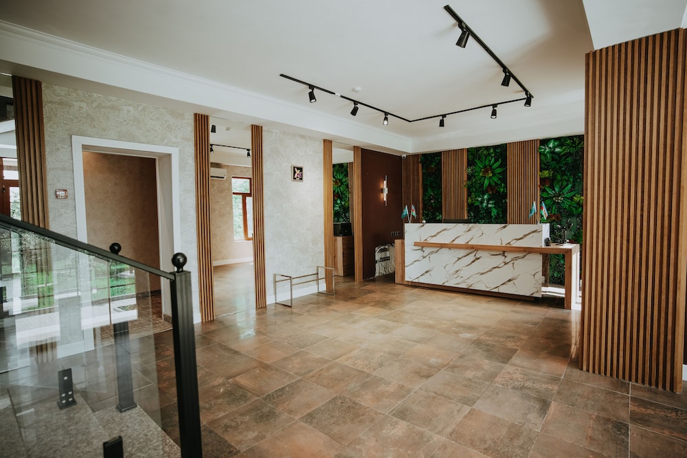 Lakeside Hotel & Spa 3/33