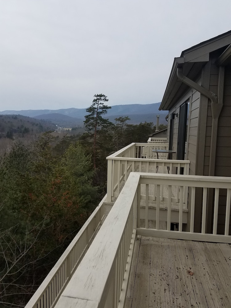 Creekside Village 18/23