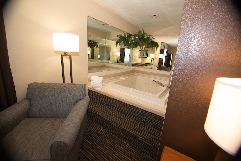 Best Western Port Columbus 28/45