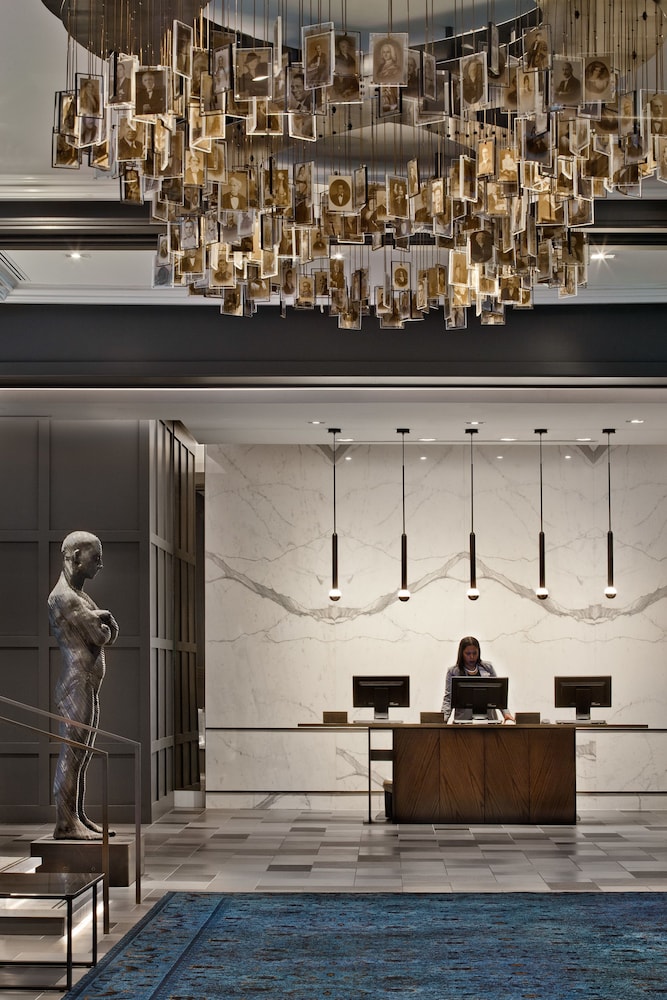 The Logan Philadelphia Curio Collection by Hilton 43/90