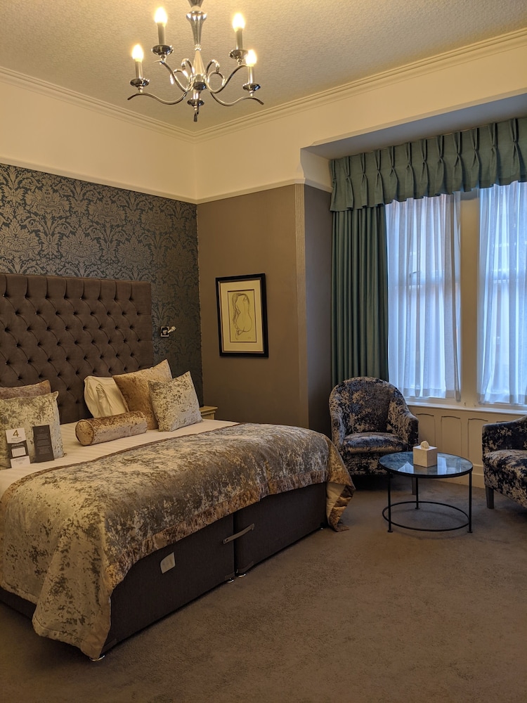 Family, Multiple Beds