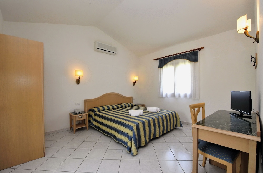 Hotel Cala Mirto 21/66