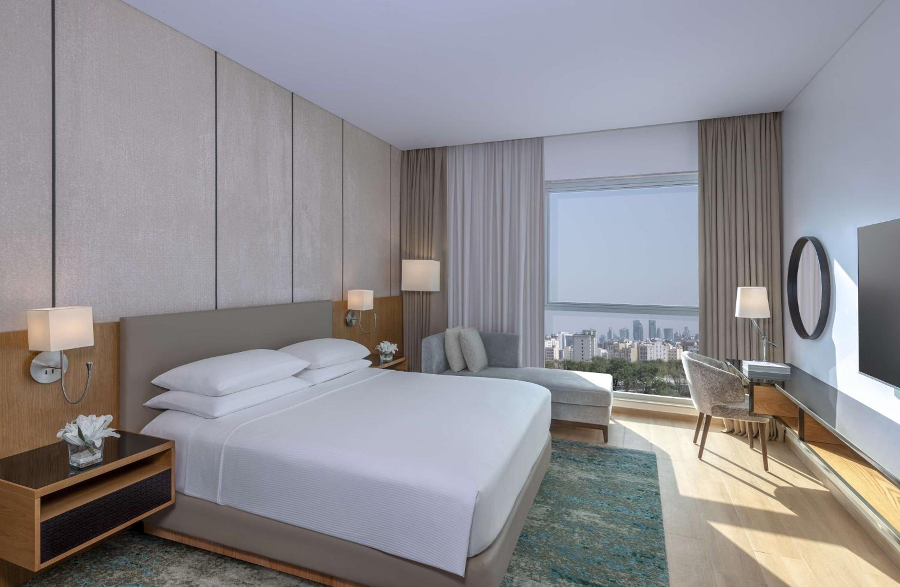 Regency, Suite