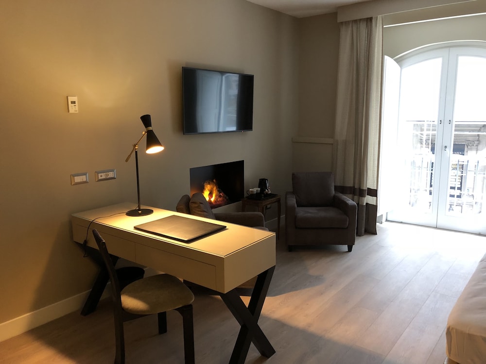 Caruso Place Boutique Wellness Suites 36/70