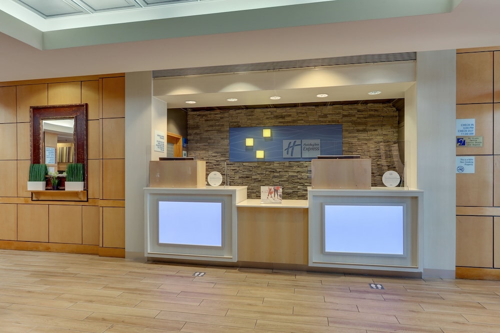 Holiday Inn Express Aberdeen Chesapeake House 10/58