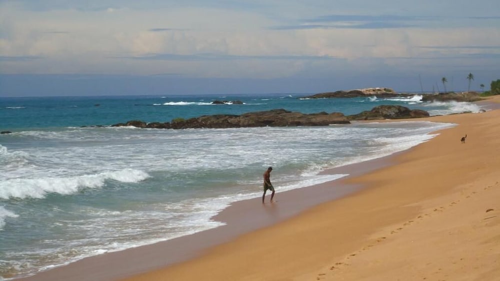 Ravana Beach Cabanas 28/36
