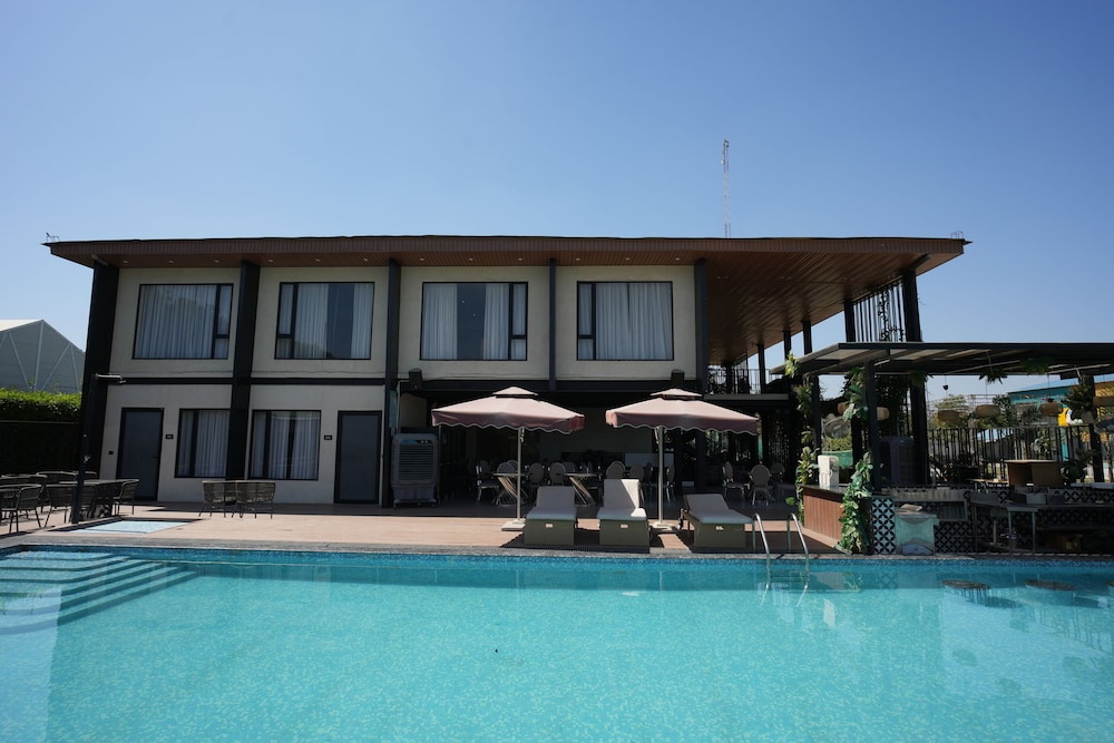 Vintclub Resort 8/50