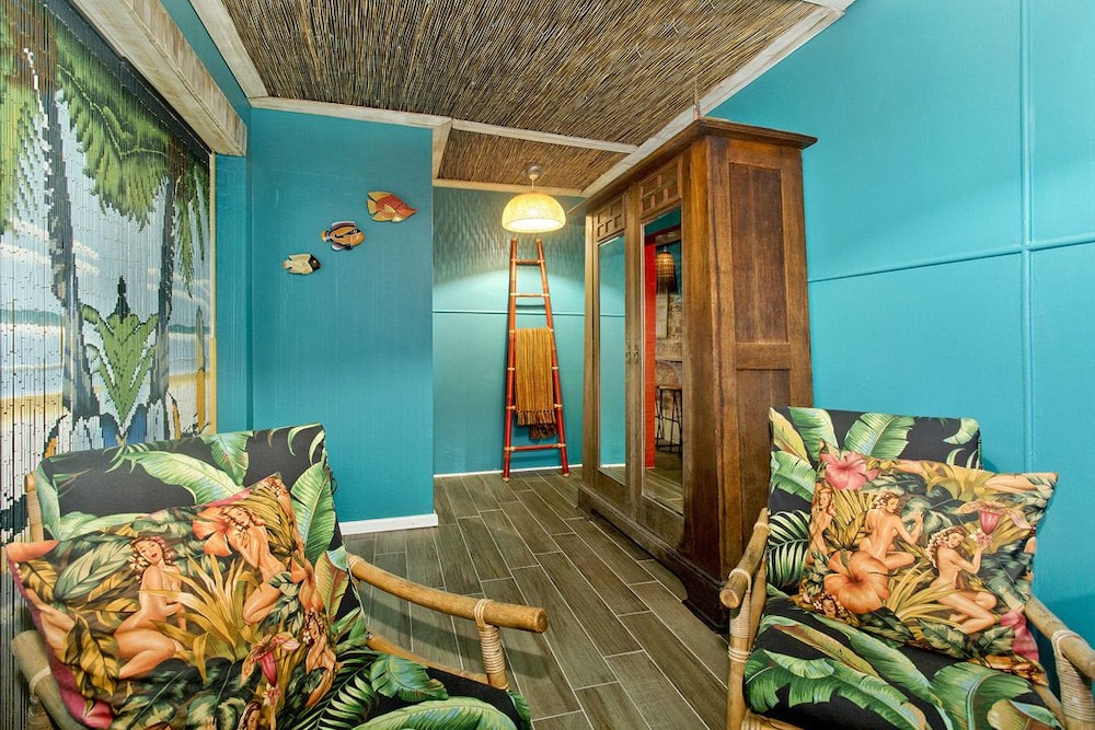Manly Designer Studios 32/50
