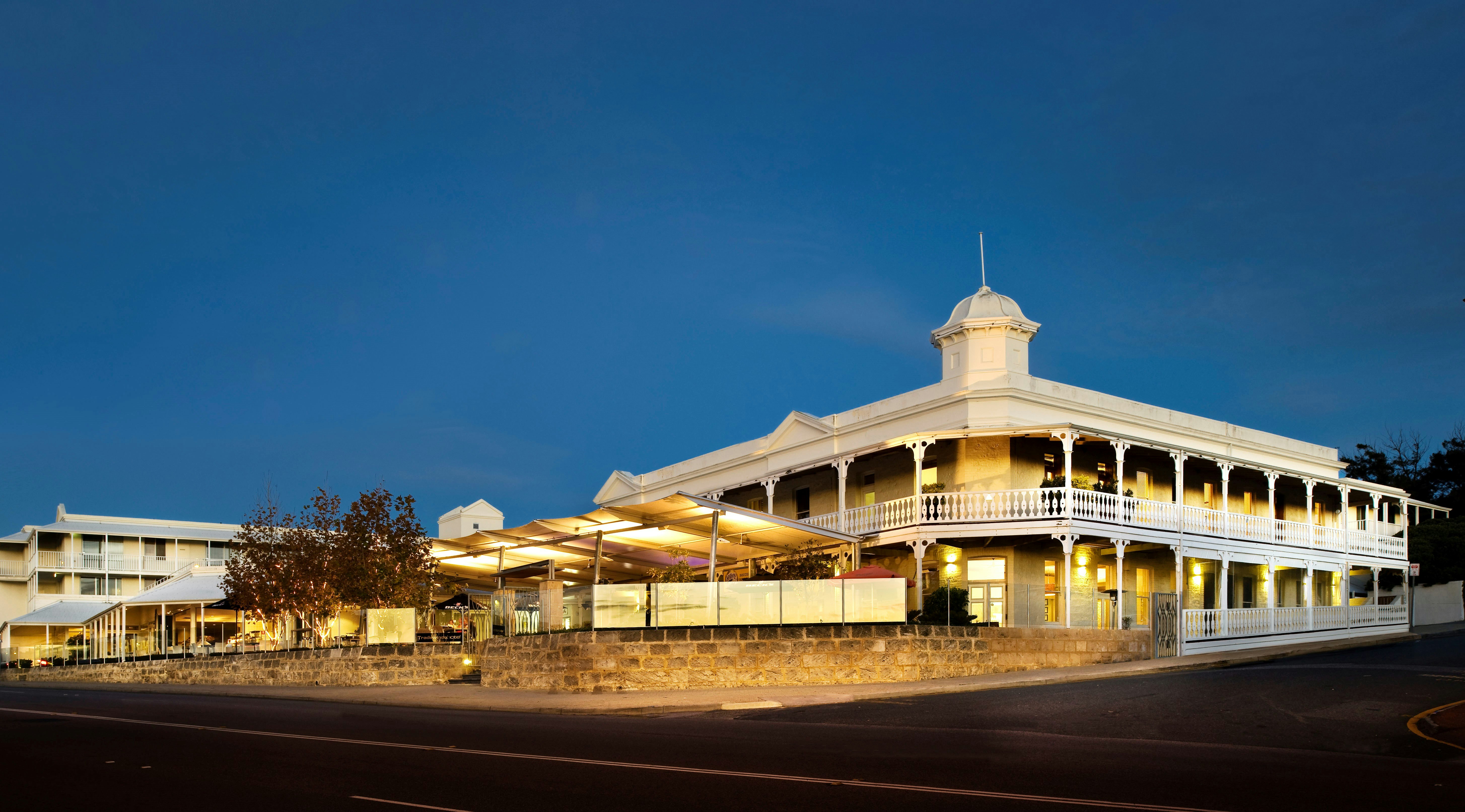 Tradewinds Hotel 2/59