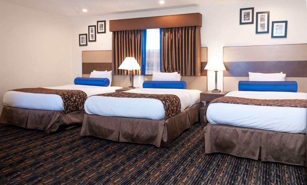 Howard Johnson By Wyndham Berkeley 4/17