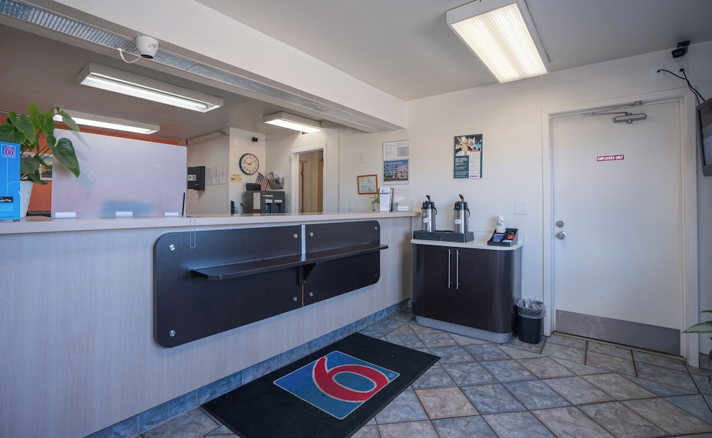 Motel6 Rochester, MN 7/57