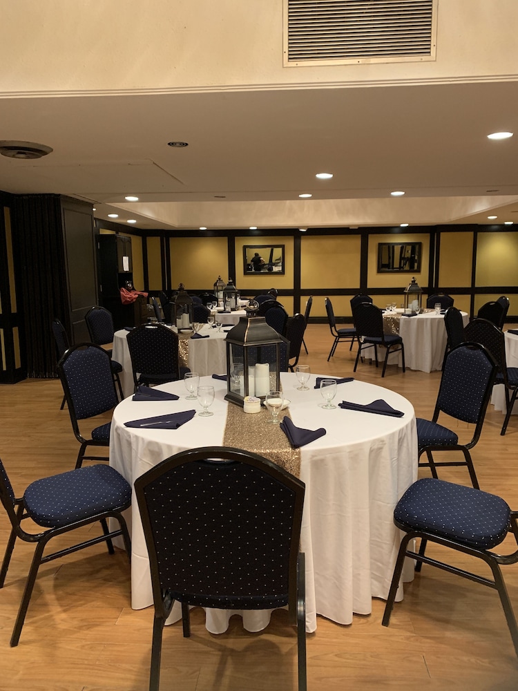 Days Inn & Suites by Wyndham Summerside 24/35