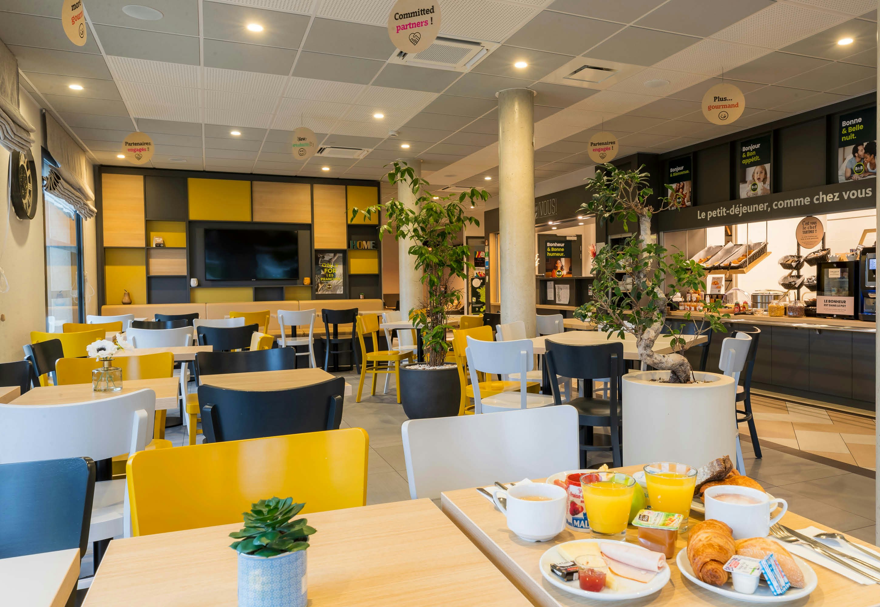 B&B Hotel Troyes Magasins d usine 19/26
