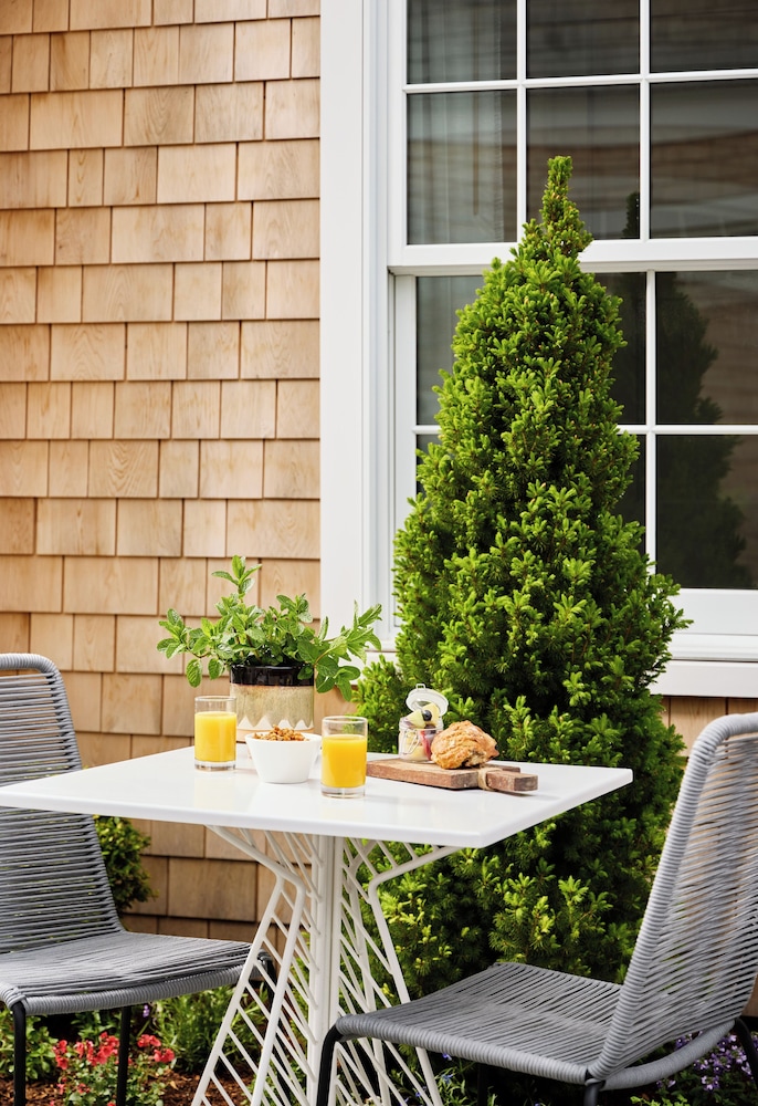 The Edgartown Inn, The Edgartown Collection 42/44