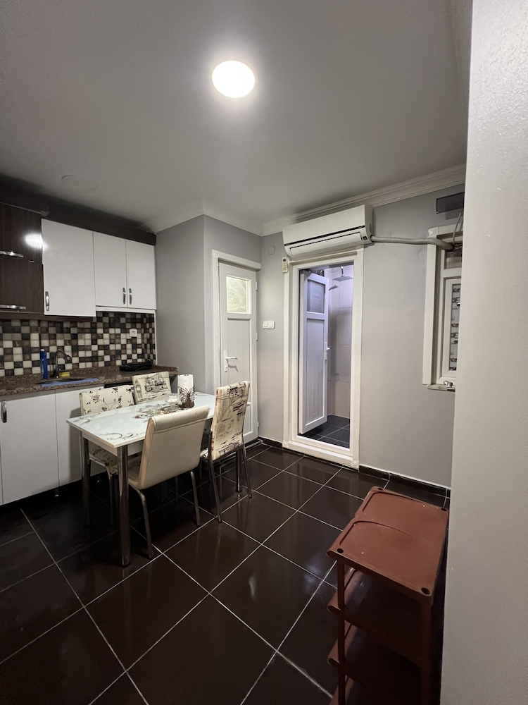 Taksim Cmlm Apart 48/50