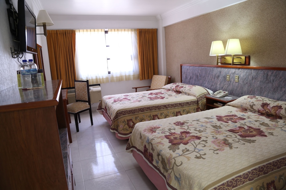 Hotel Baluarte 60/73