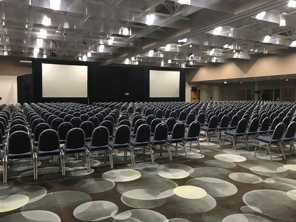 Oshkosh Waterfront Hotel & Conference Center 49/58