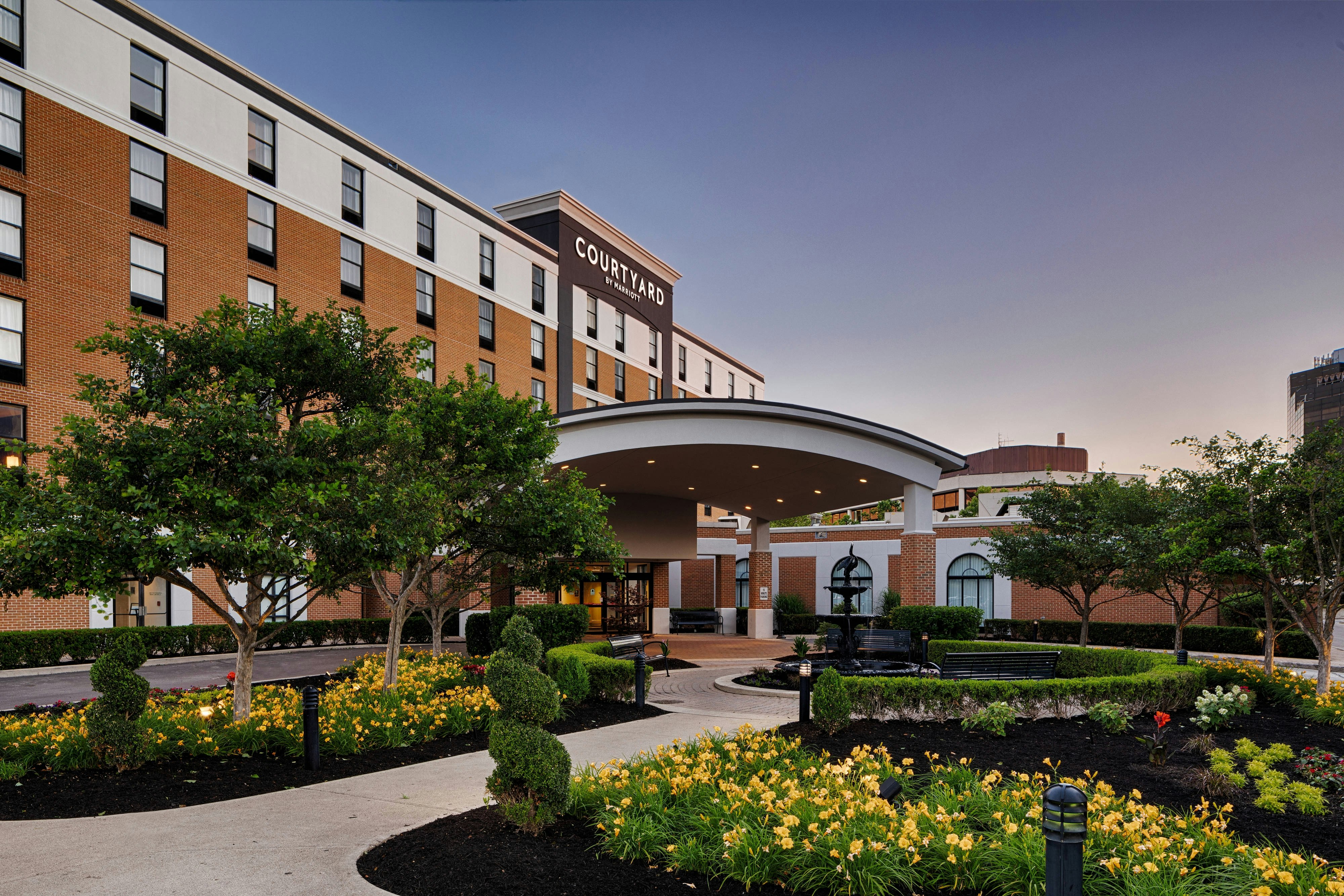 Courtyard By Marriott Springfield Downtown 3/18