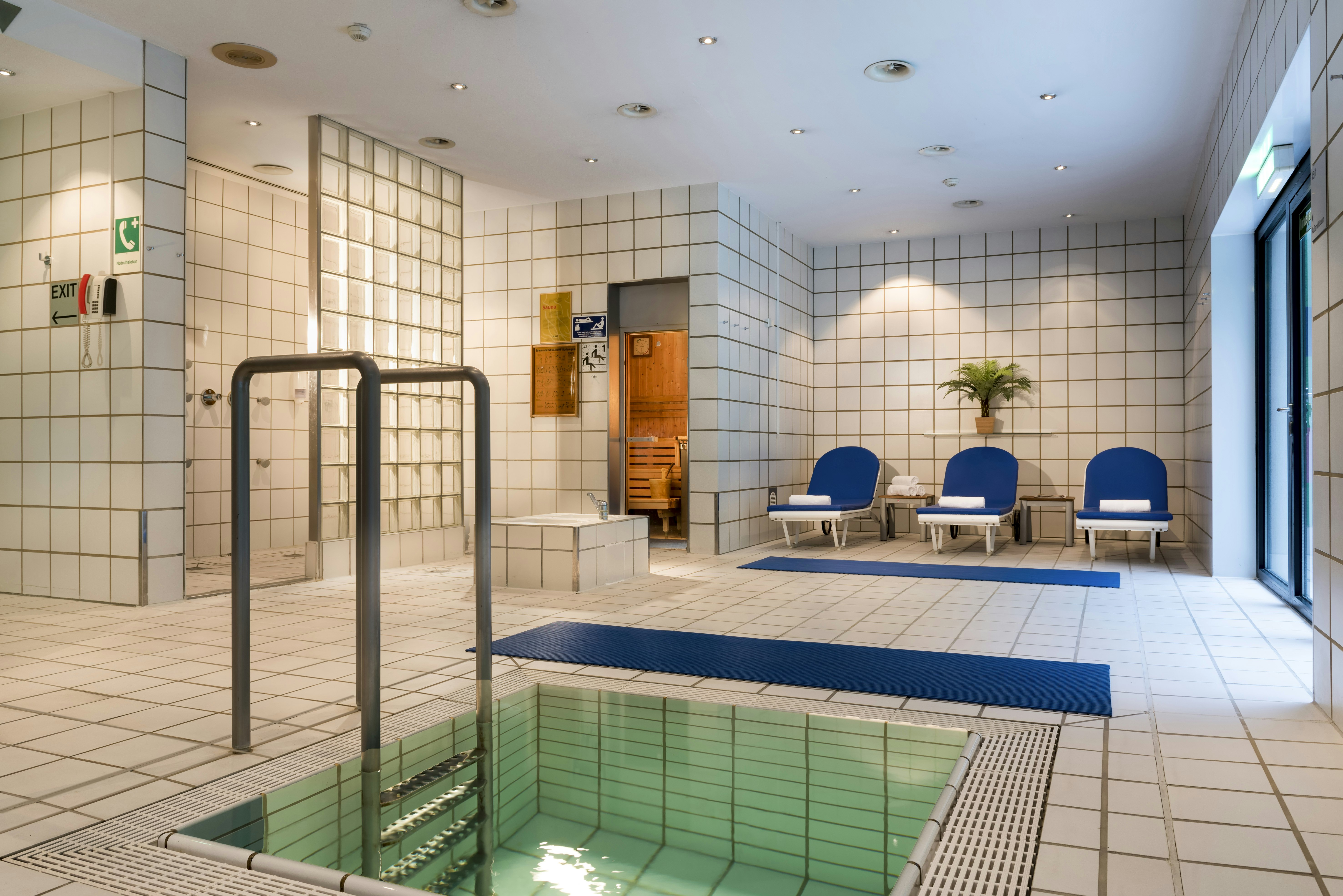 HOLIDAY INN BERLIN CITY WEST 25/71