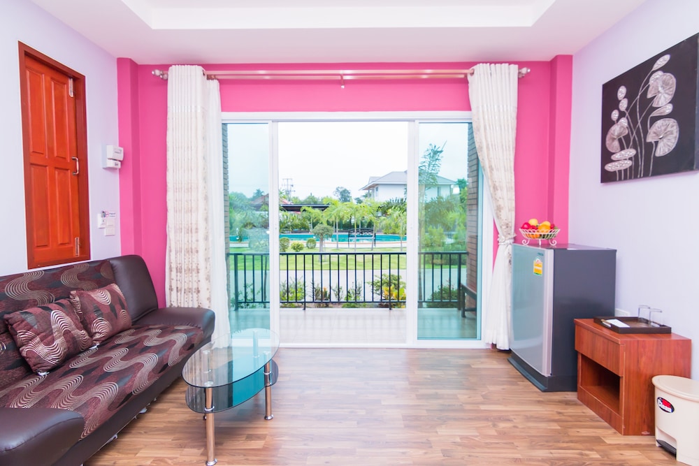 Samrong Garden Resort 24/37