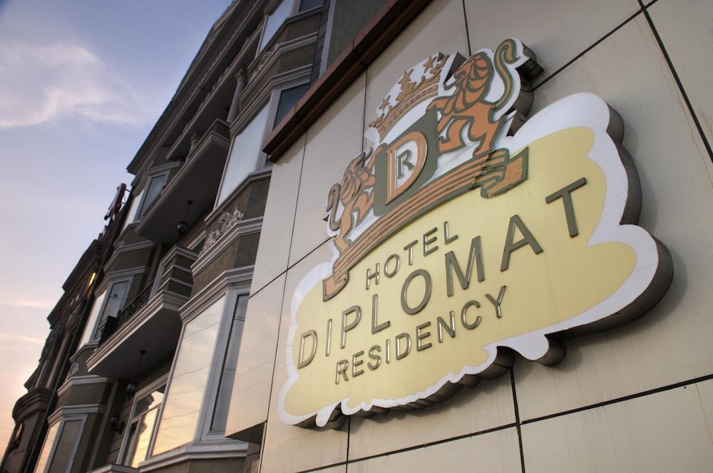 Diplomat Residency 4/46