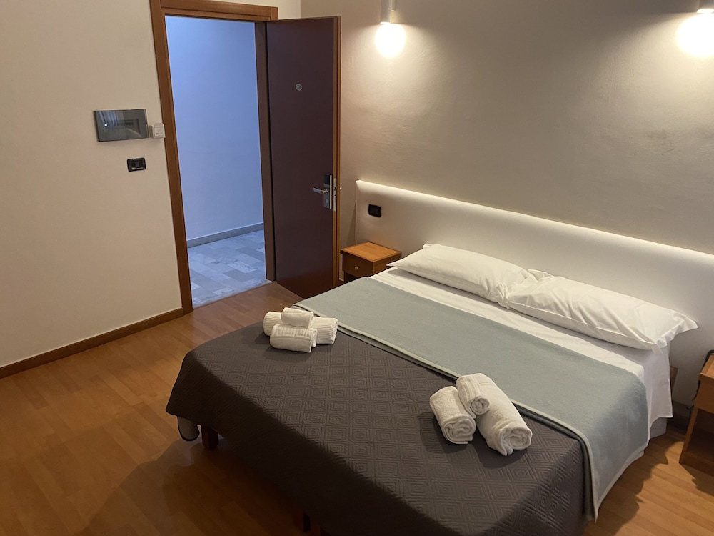 غرفة ديلوكس بسرير مزدوج، Lungomare Hotel 2/2