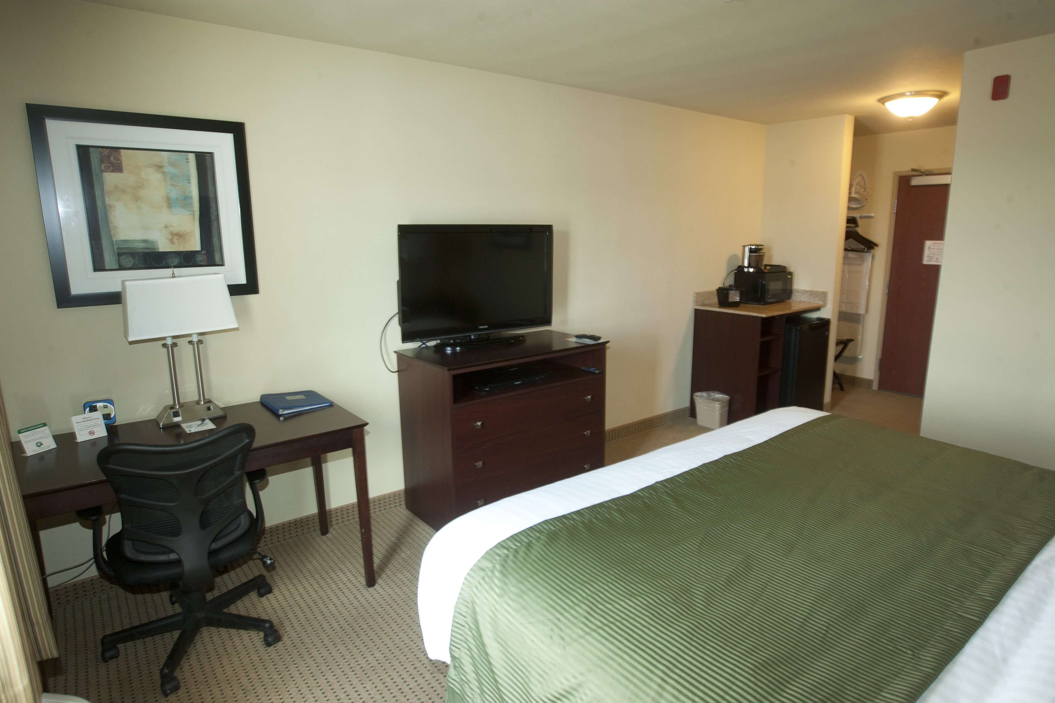 Cobblestone Inn and Suites Langdon 22/24