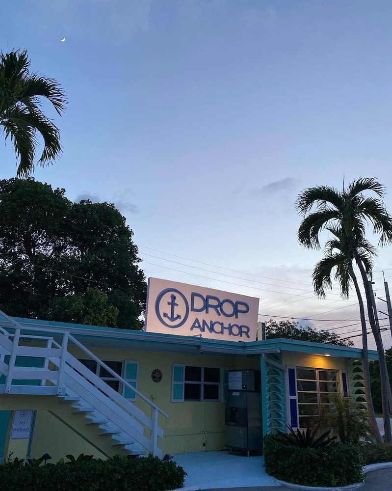 Drop Anchor Resort and Marina 1/50