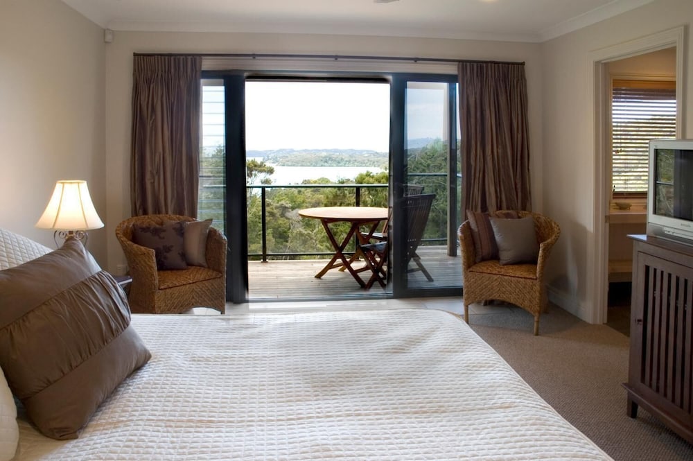 THE SANCTUARY AT BAY OF ISLANDS 9/28