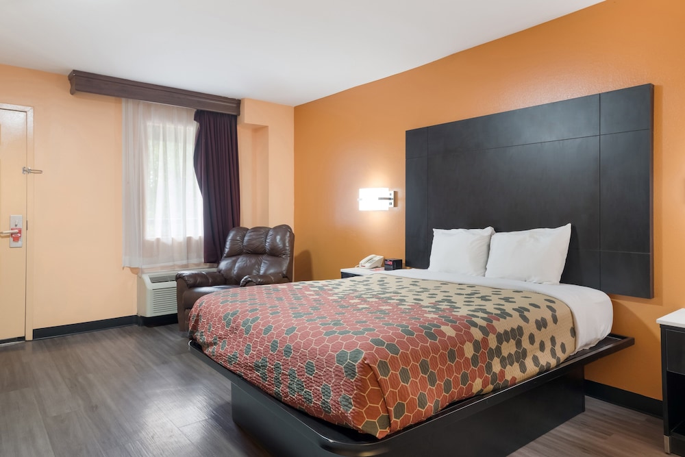Econo Lodge Ripley 12/30