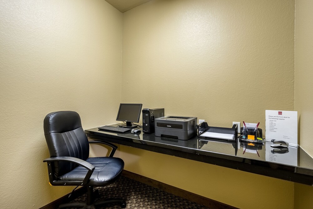 Comfort Suites Near Texas State University 12/32