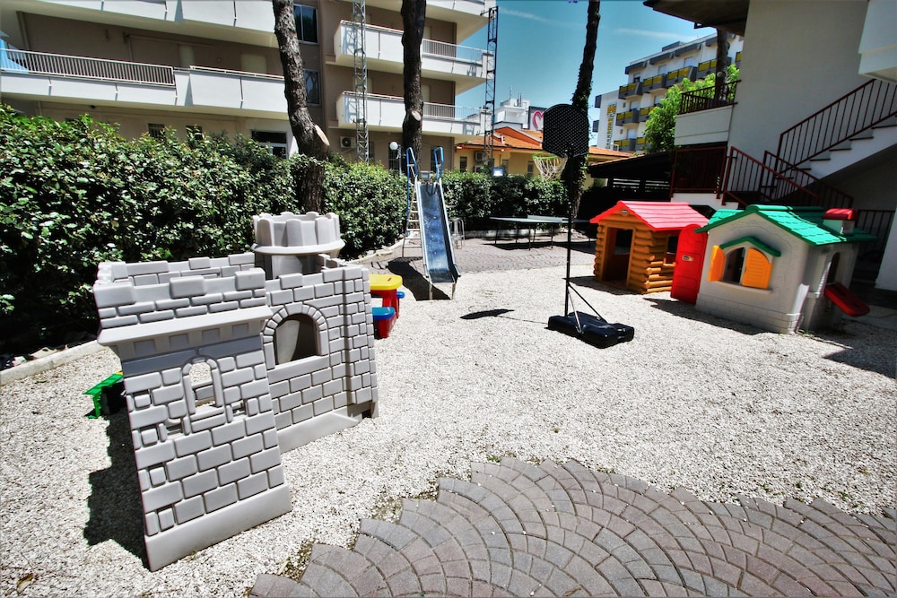 Hotel De Amicis 50/53