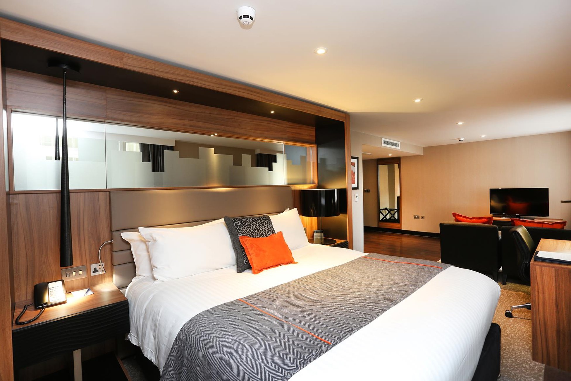 Crowne Plaza Gerrards Cross 14/50