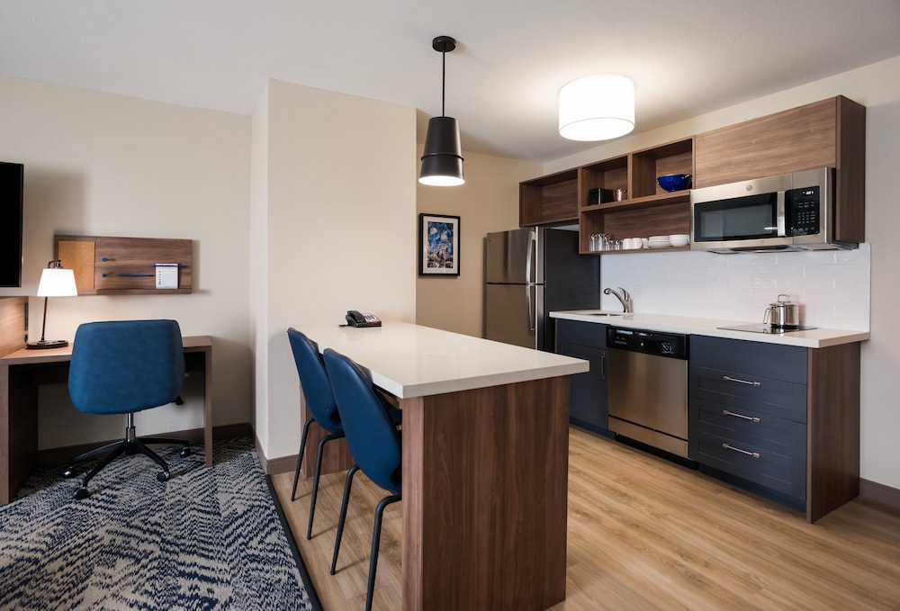 Candlewood Suites Lake Charles-Sulphur 28/30
