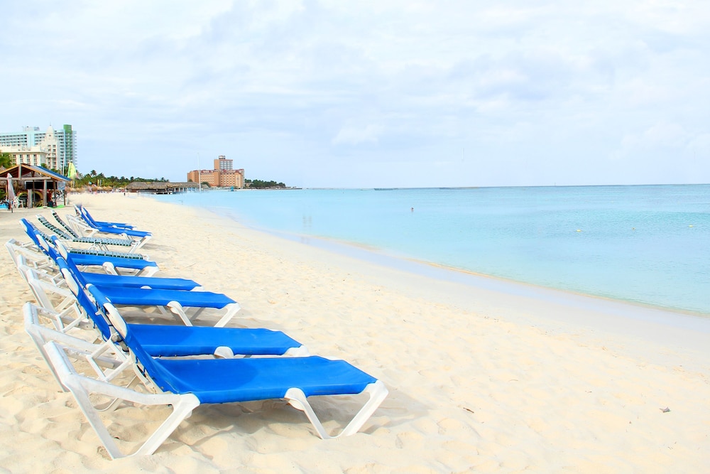 TRYP by Wyndham Aruba Adults Only Hotel 73/75
