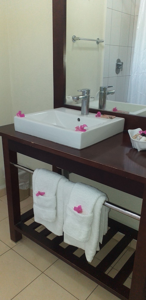 Starfish Tobago Resort 48/50