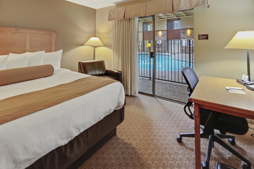 Best Western Plus Grantree Inn 31/52