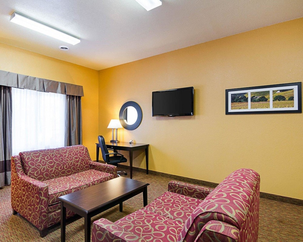 Comfort Inn Suites Orange Montpelier 34/55